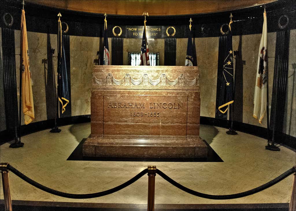 26 Unearthed Facts About Grave Robbing