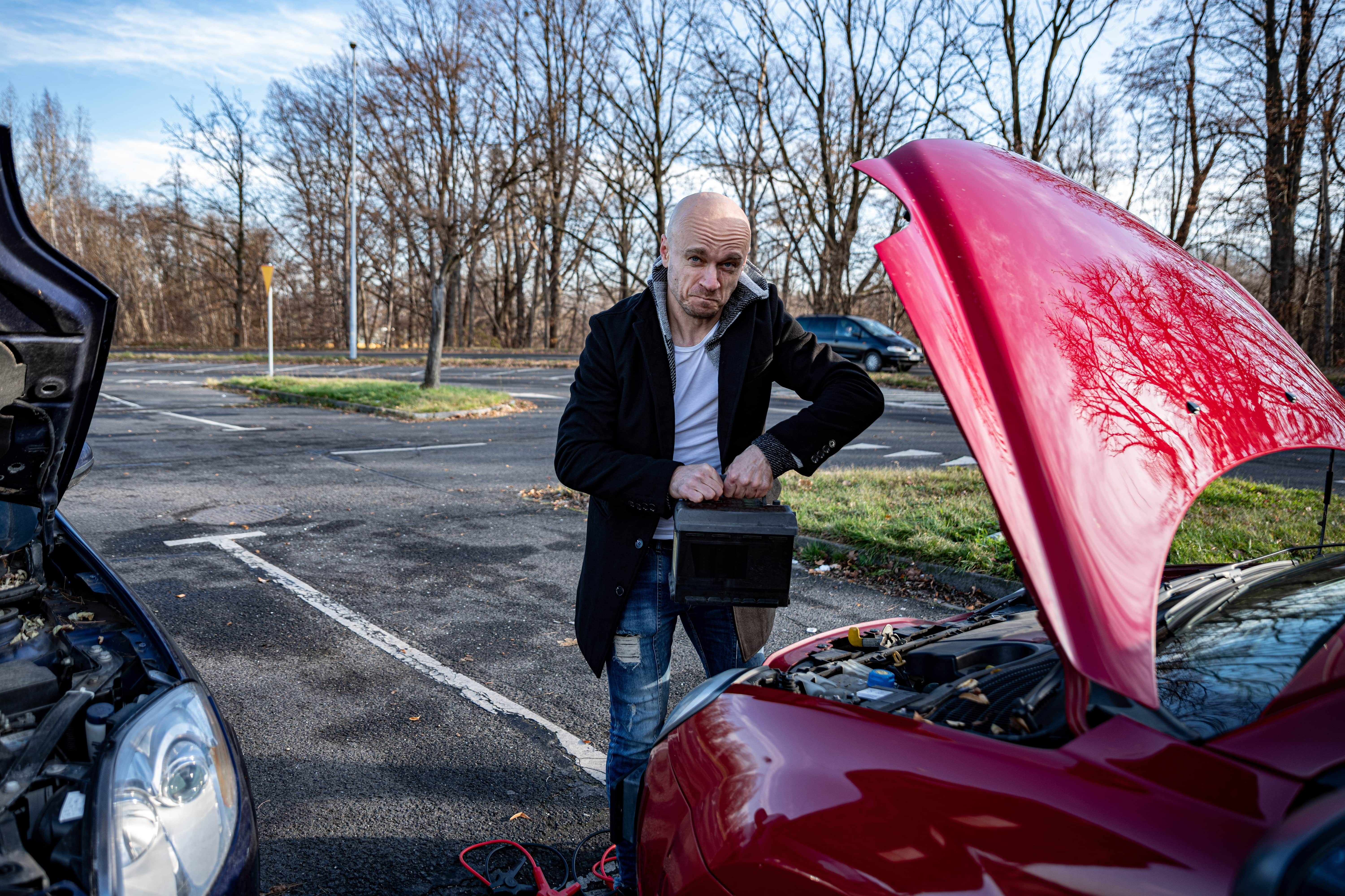 Vehiclebattery.jpg-Min