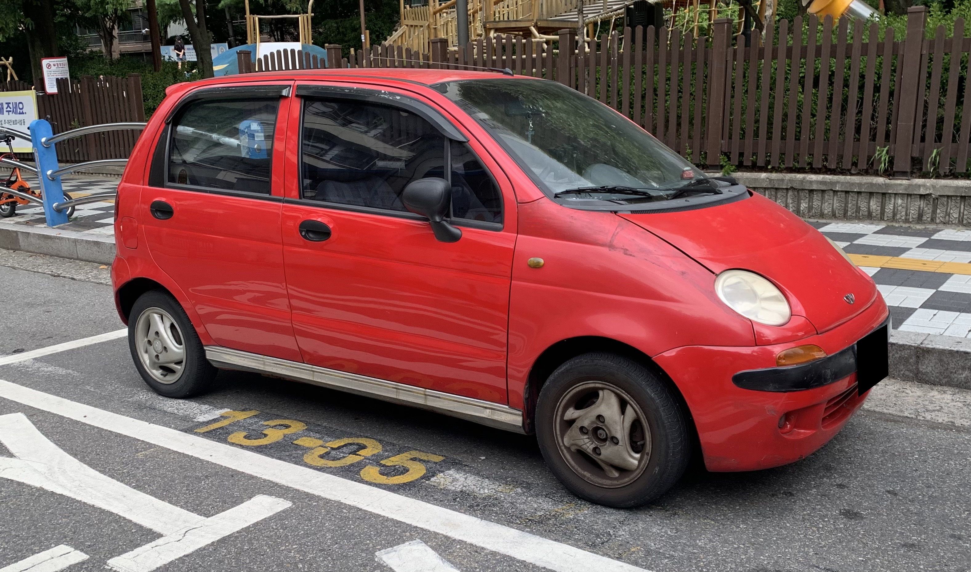 Red 2000 Daewoo Matiz