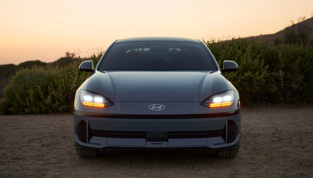 Dark Hyundai Ioniq 6 