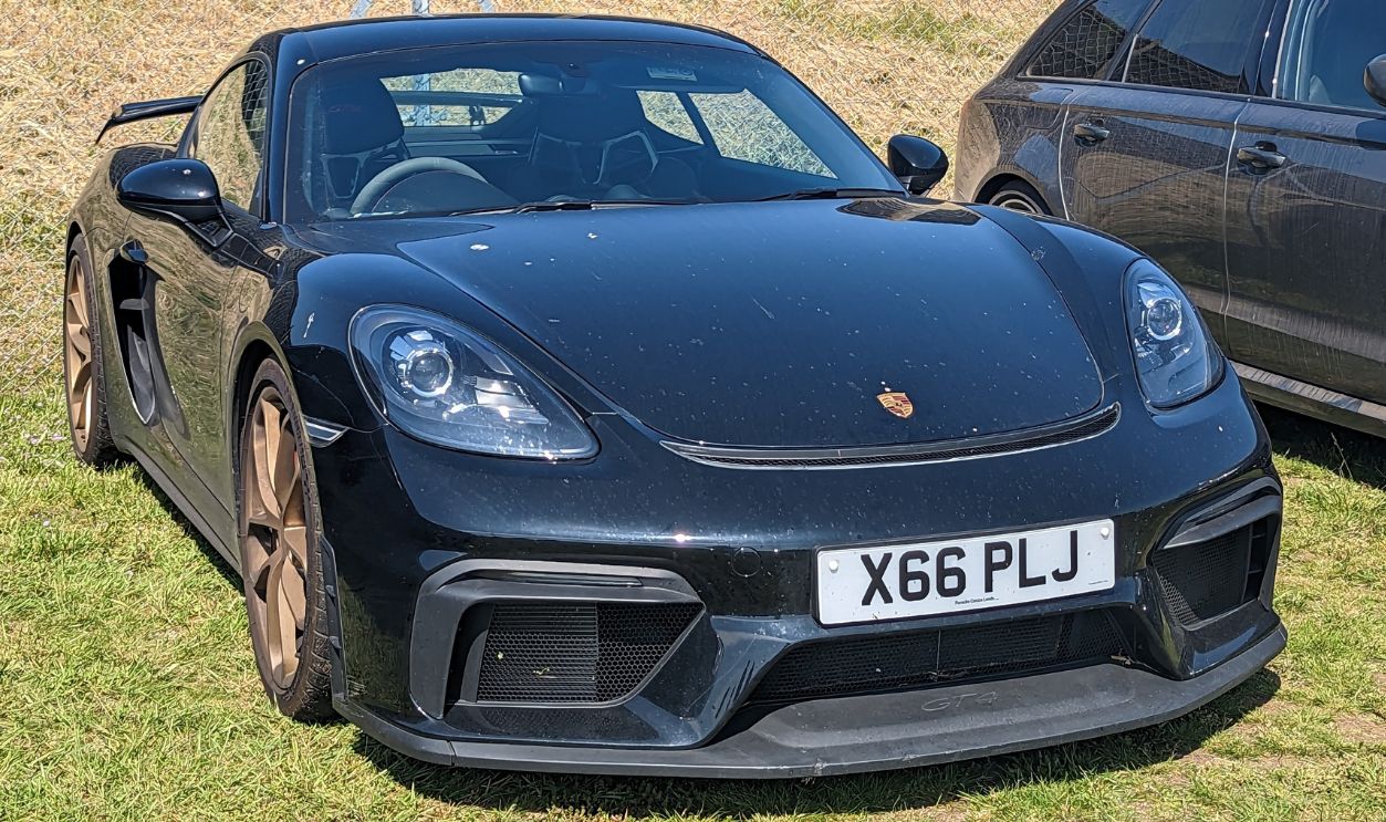 2021 Porsche Cayman GT4