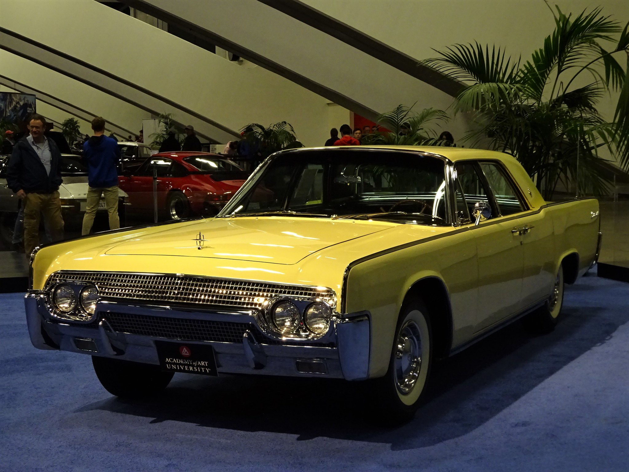 Image of yellow Flat 1961 Lincoln Continental
