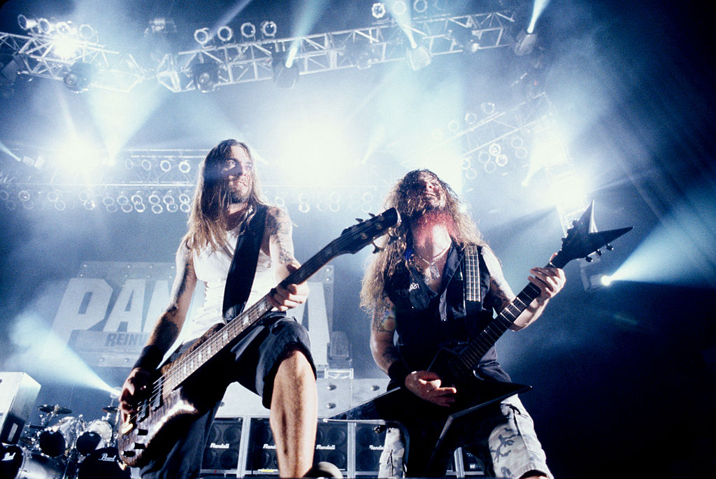 Rex Brown & Dimebag Darrell performing on stage