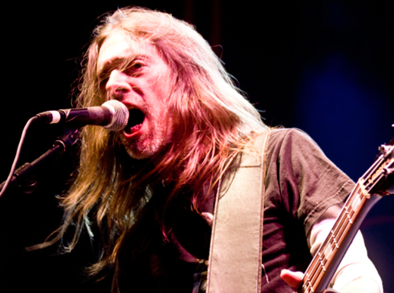 Rex Brown performing live