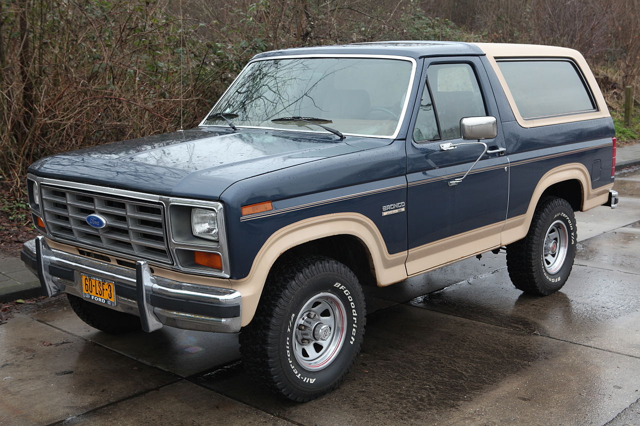 1986 Blue Ford Bronco front