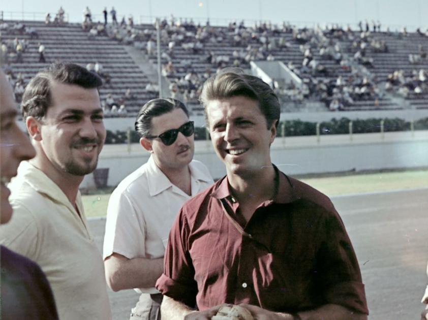 Wolfgang von Trips (center) in red t-shirt