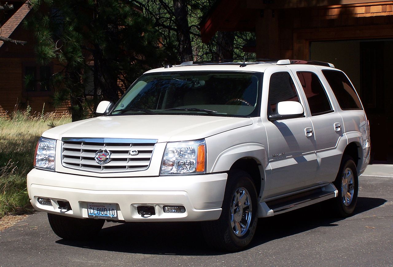 2005 White Cadillac Escalade Front