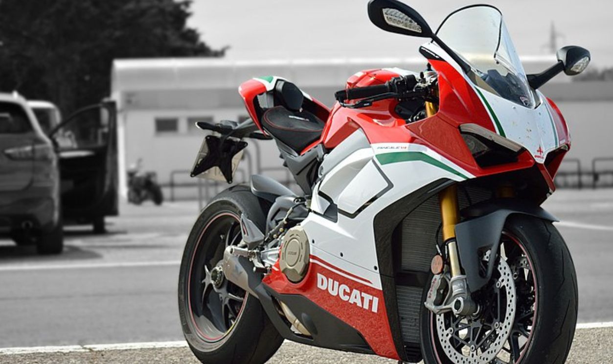 Ducati Panigale V4 Sports