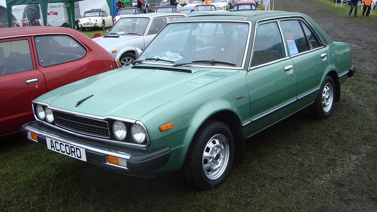 Lite green Honda Accord Mk1 outside.