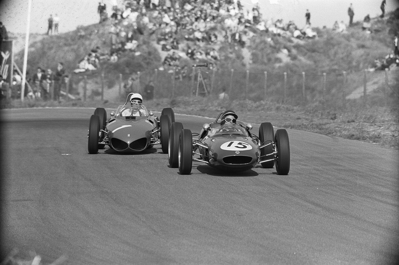 Jim Clark (number 15) with the Lotus 21 and Phill Hill (number 1) with the Ferrari 15