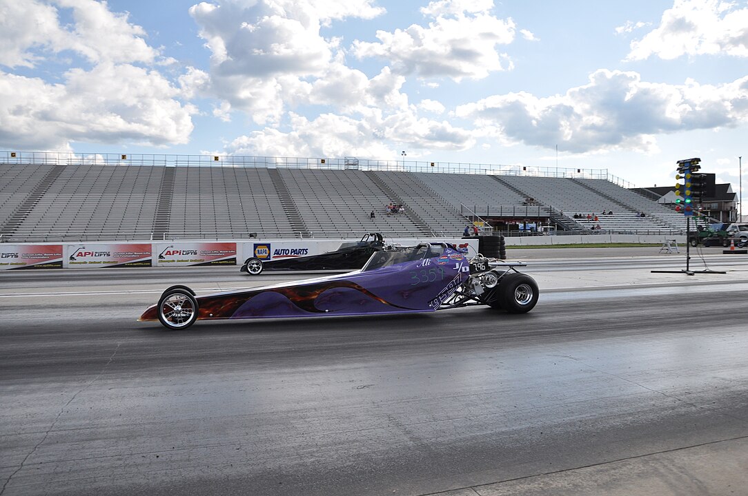 Drag racing cars