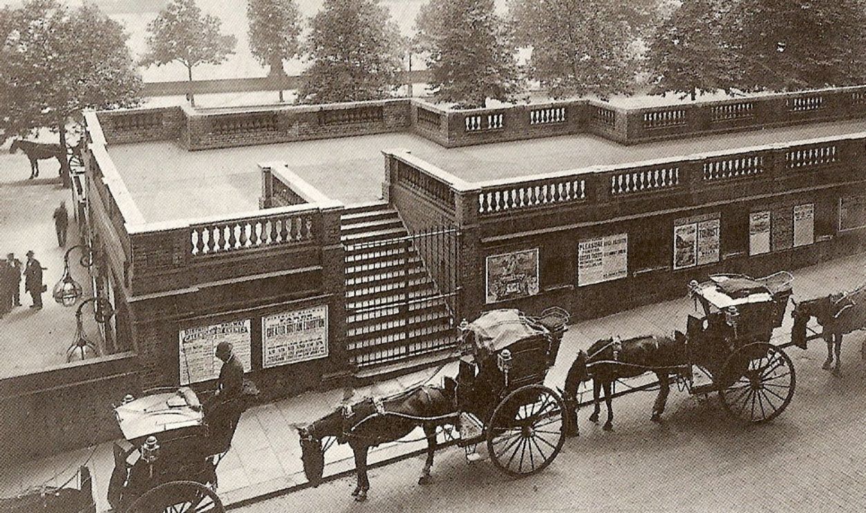 Temple Underground station in 1899