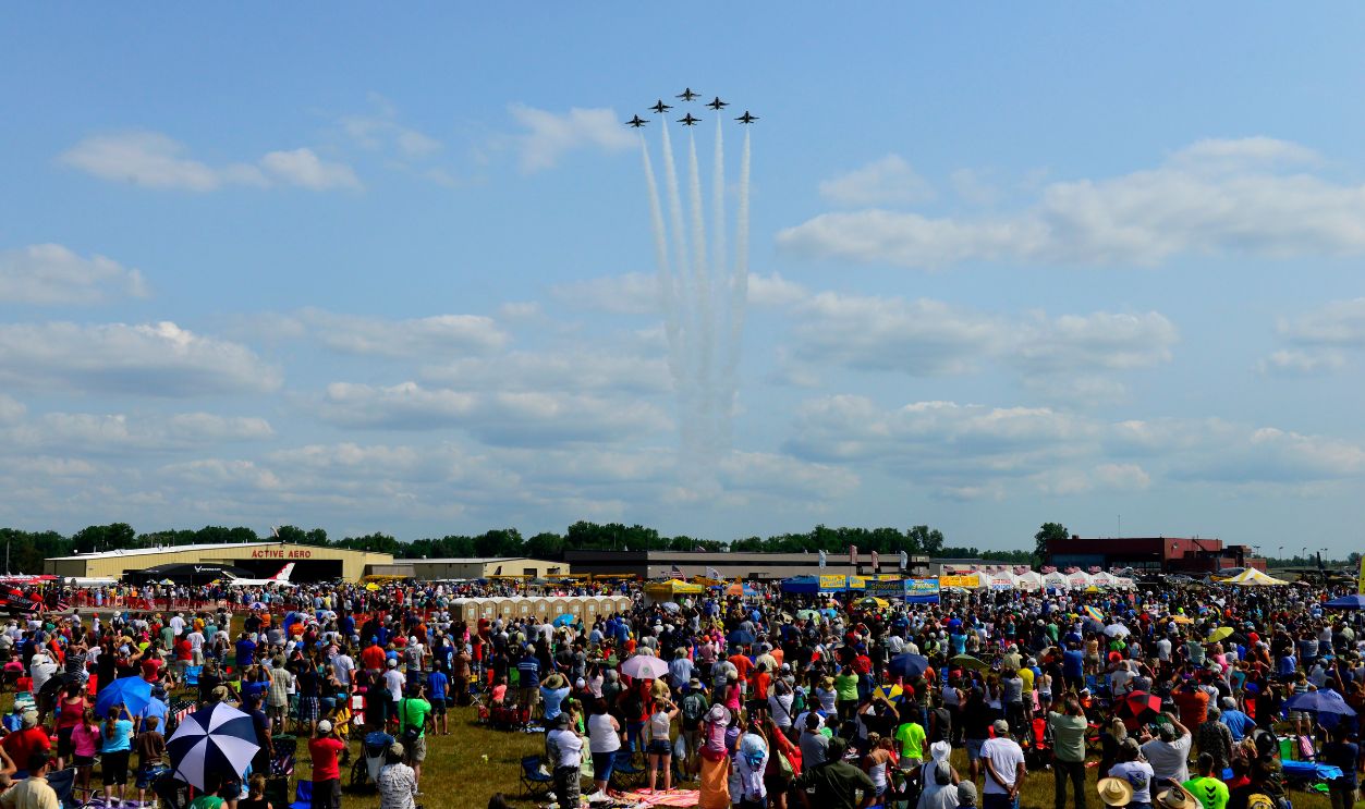 Yankee Air Museum Thunder Over Michigan