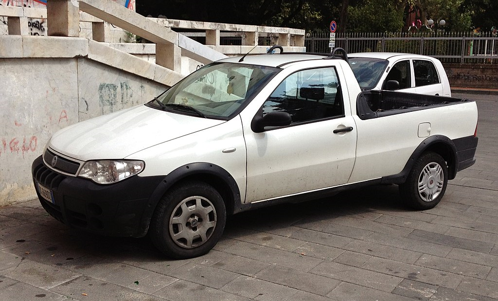 White Fiat Strada Pick-Up