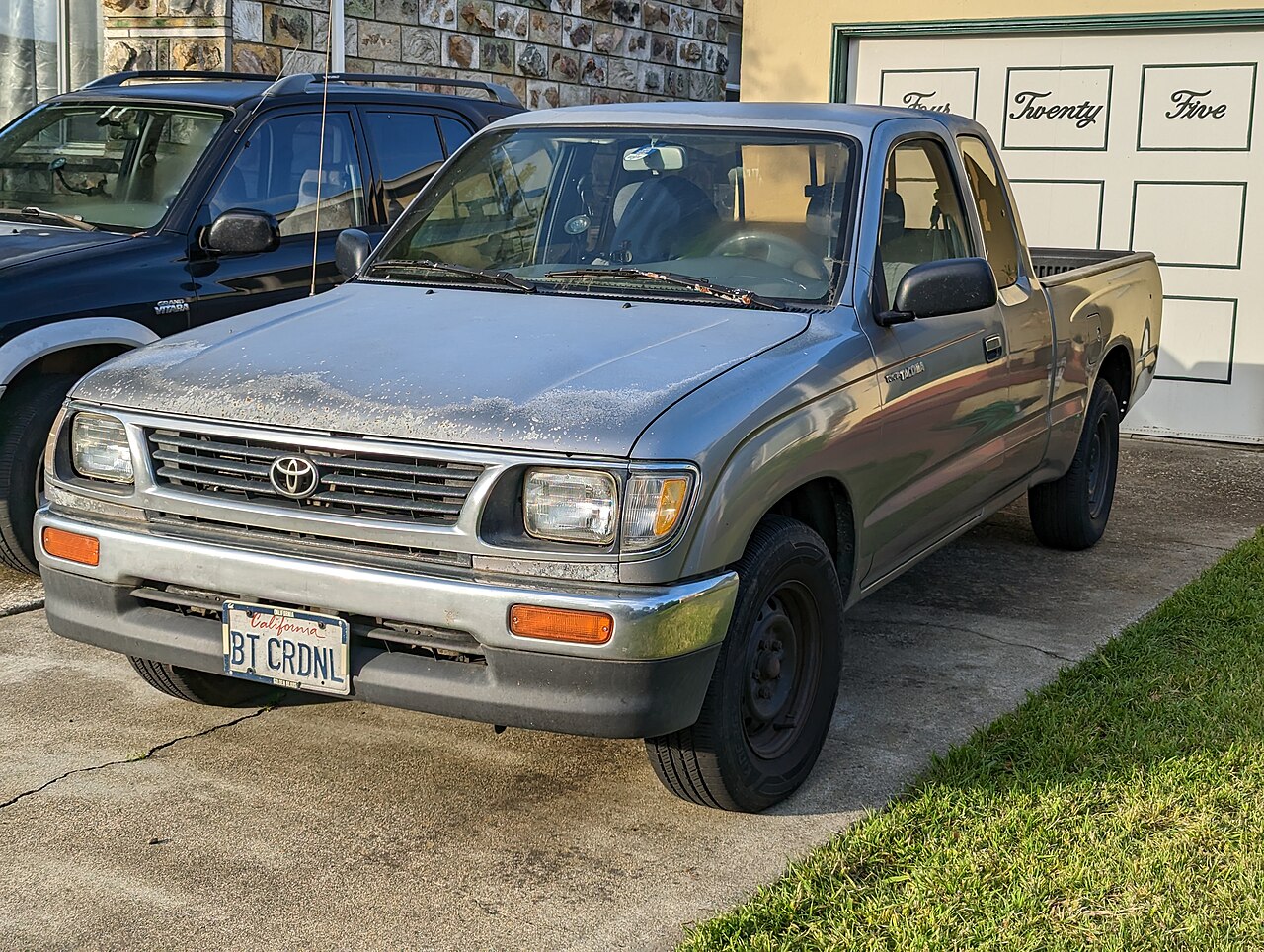 Toyota Tacoma Xtracab 2Wd - Original model, with sealed beam headlamps, as introduced in 1995.