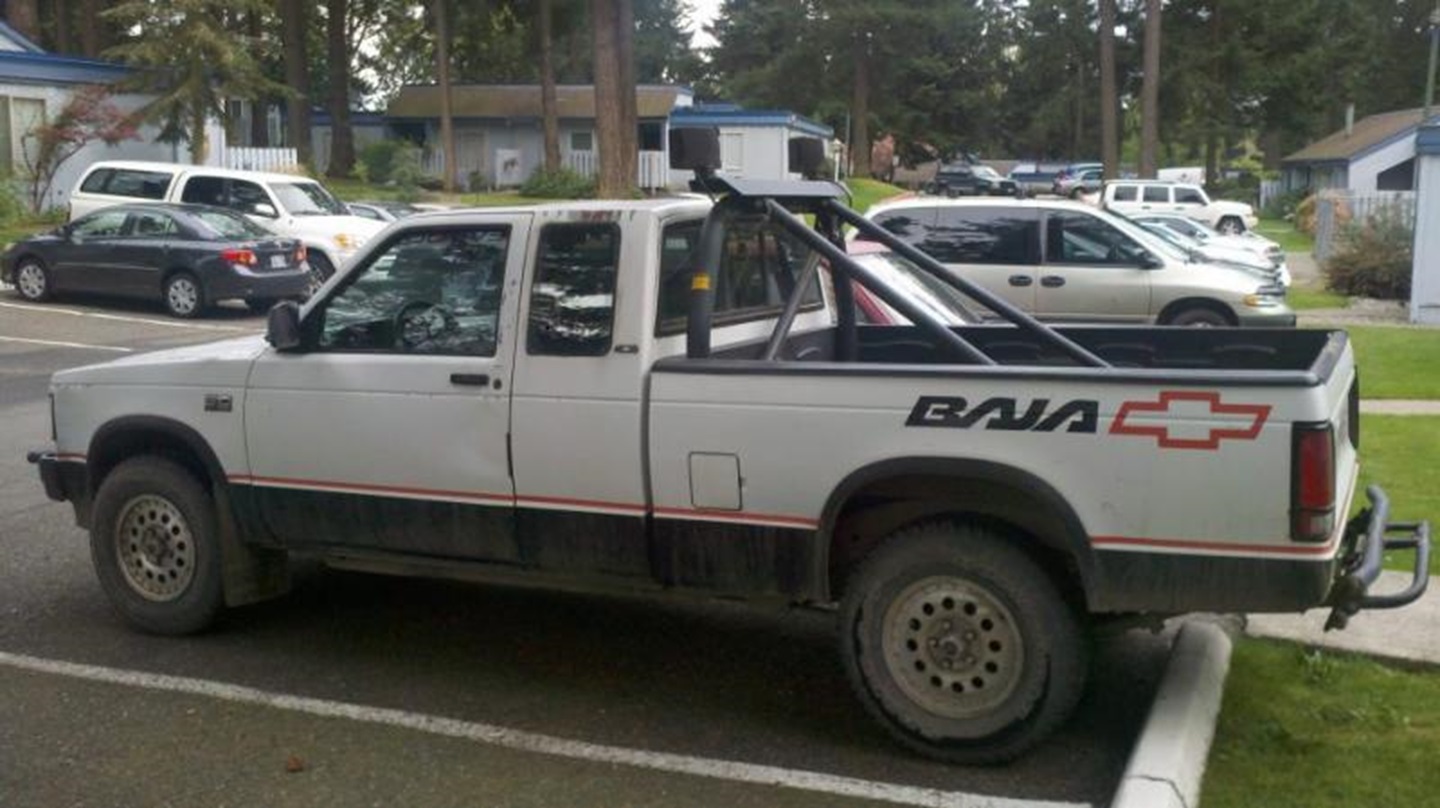 White Chevrolet Baja S10 - on the street