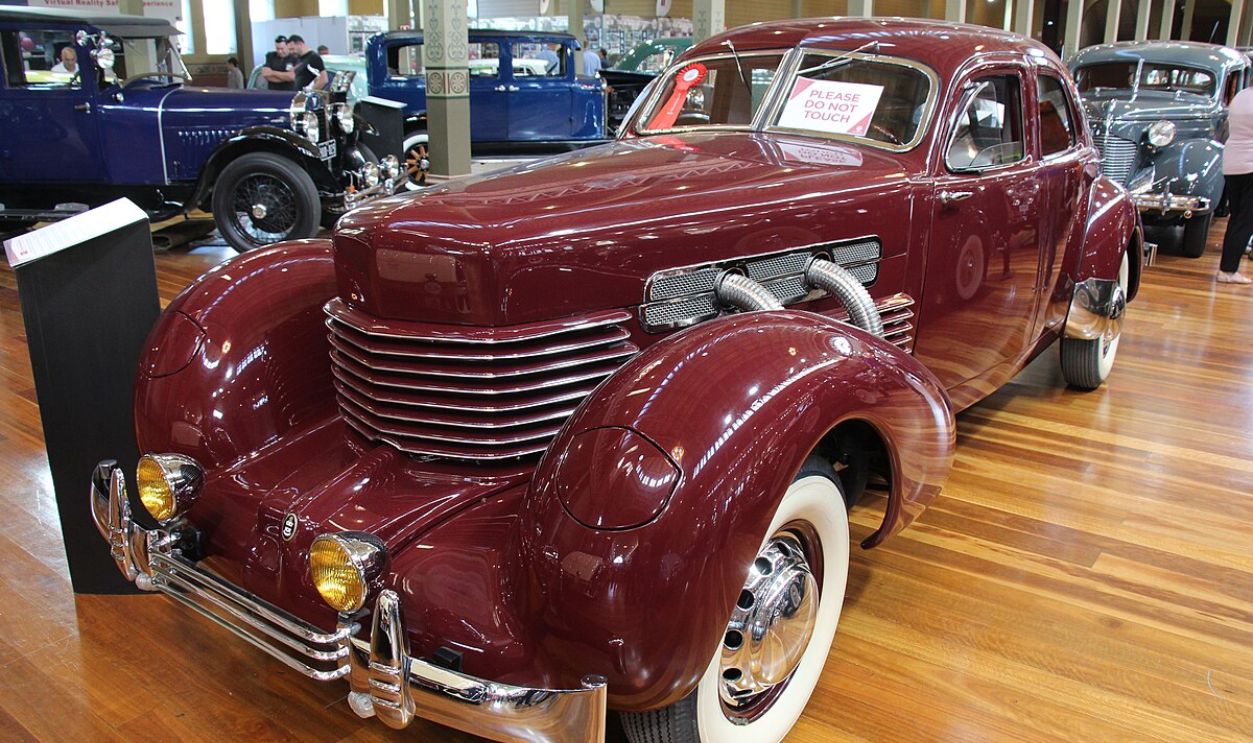1937 Cord 812 Supercharged