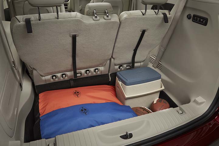 2017 Chrysler Pacifica minivan inside