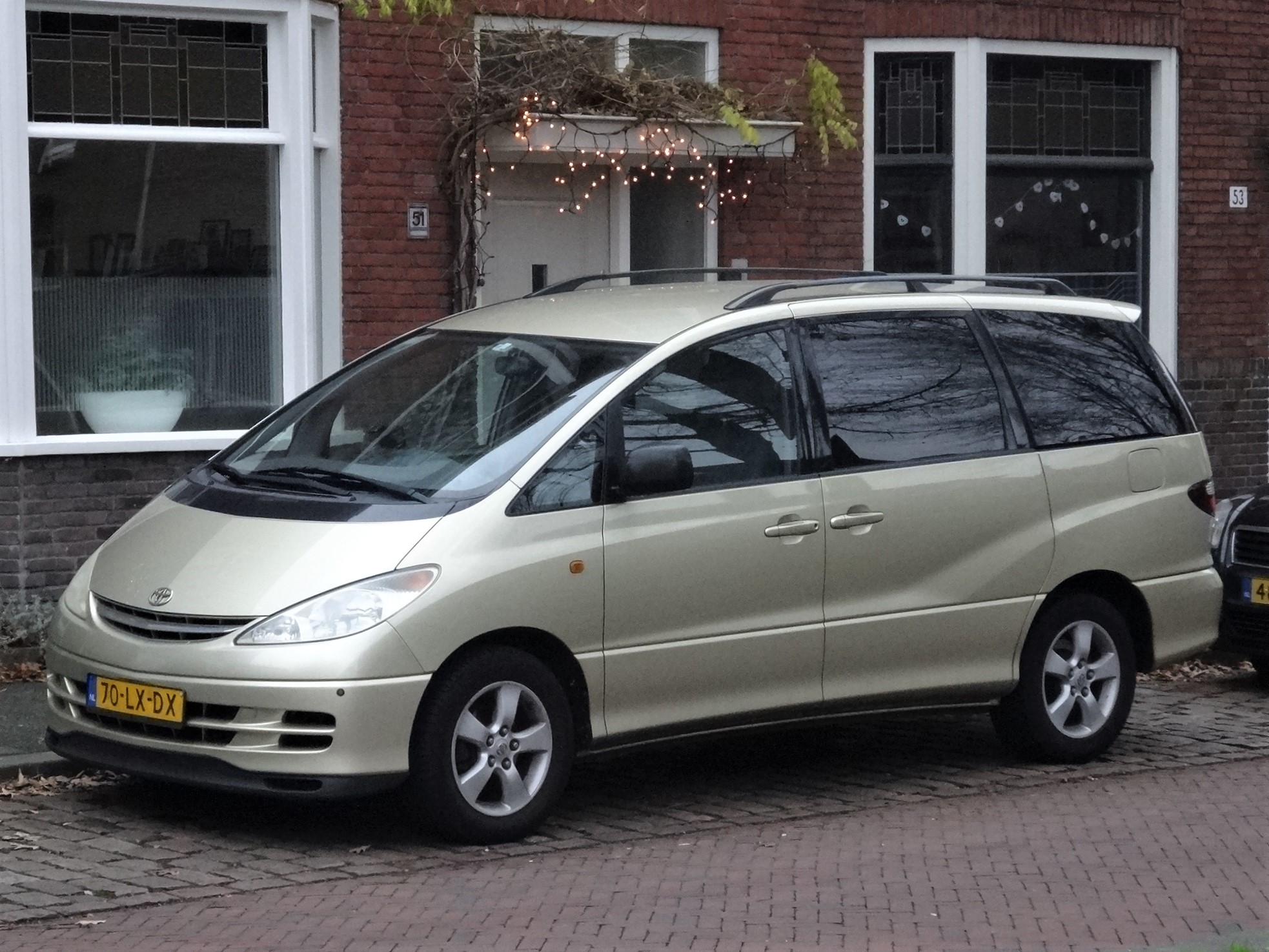 Image of Gray Toyota Previa