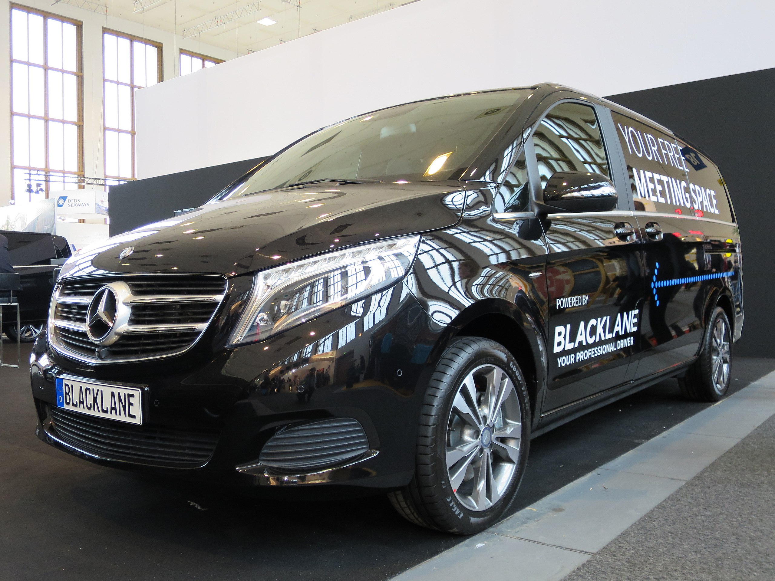 Image of black Mercedes-Benz V-Class Itb2015
