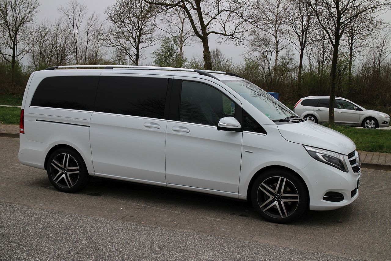 Image of white Mercedes Benz V-Class