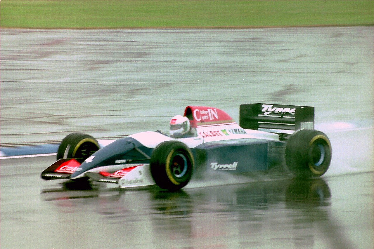 Andrea De Cesaris,  Tyrrell at 1993 British Grand Prix