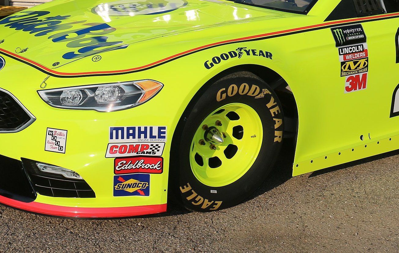 NASCAR - one tire type