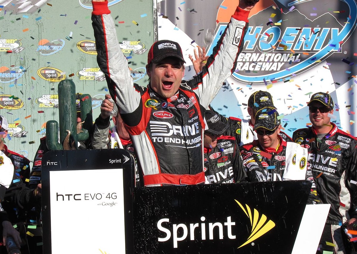 NASCAR racer Jeff Gordon Wins Phoenix