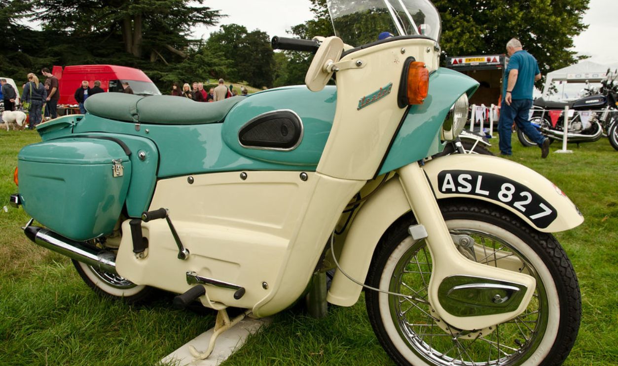 1958 Ariel Leader