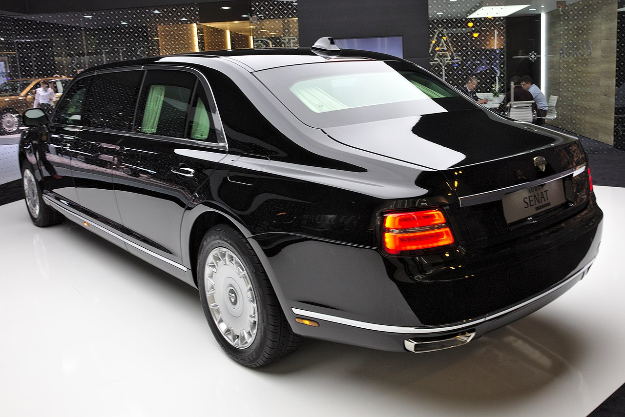 Aurus Senat back view