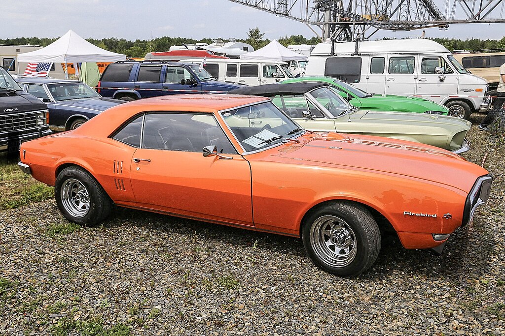 1968 Orange Pontiac Firebird Coupé