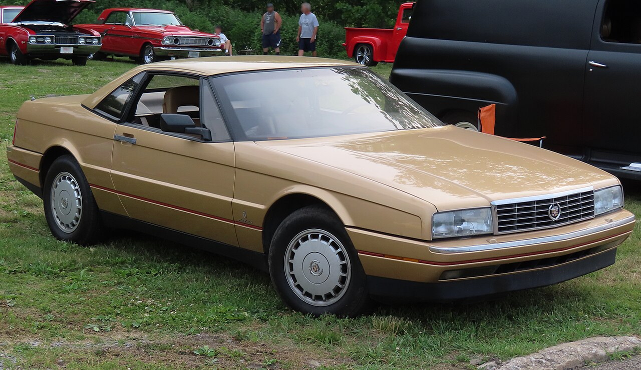 1987 Cadillac Allanté, Front Right