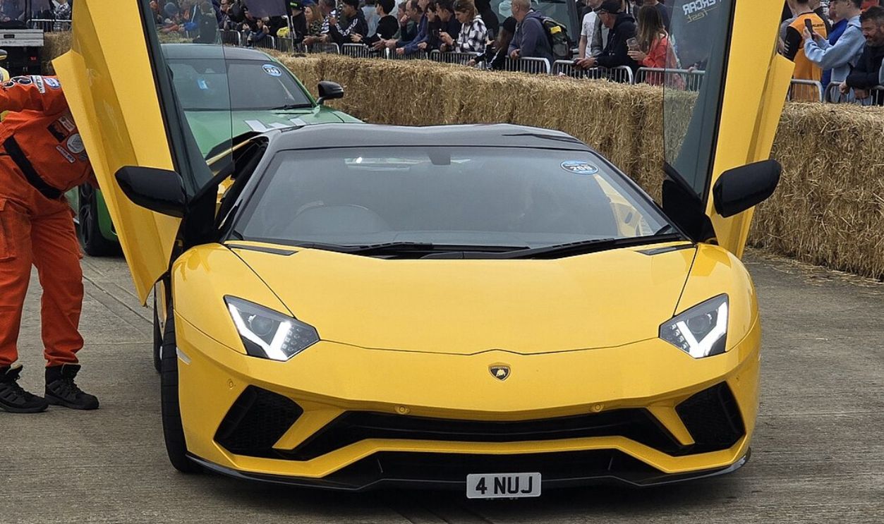 Lamborghini Aventador