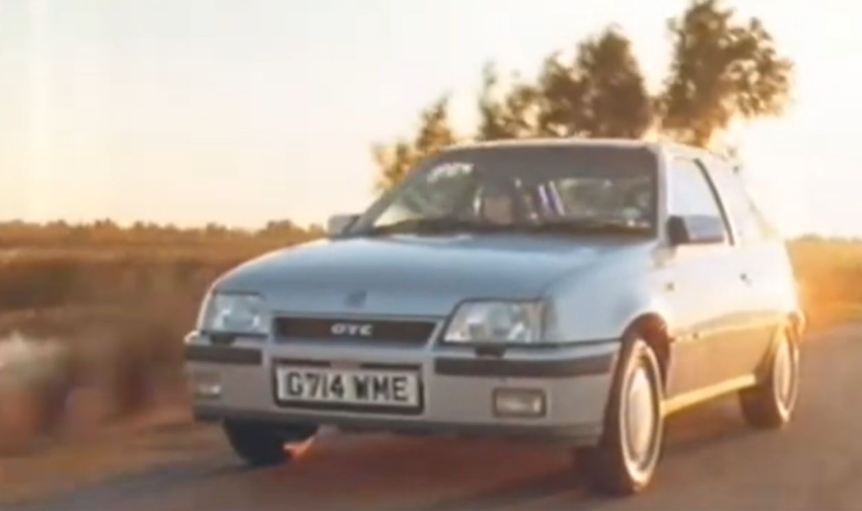 Class C Vauxhall Astra 1989