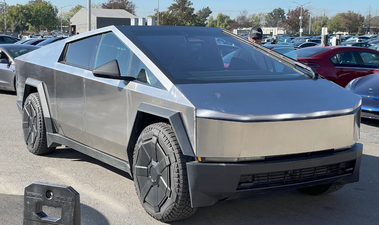 Tesla Cybertruck Cyberbeast