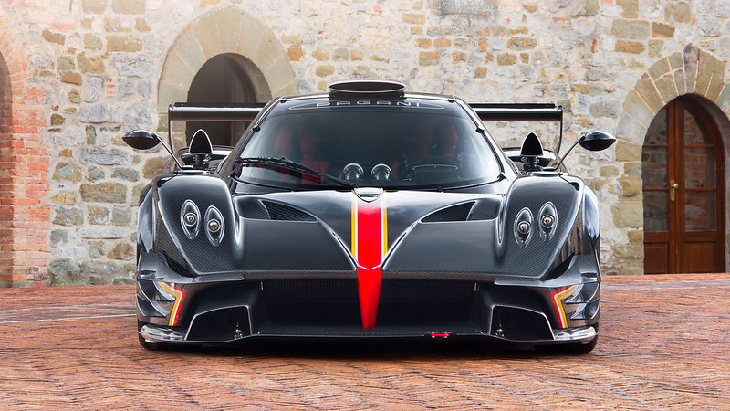 Close up Photo of Pagani Zonda Revolución