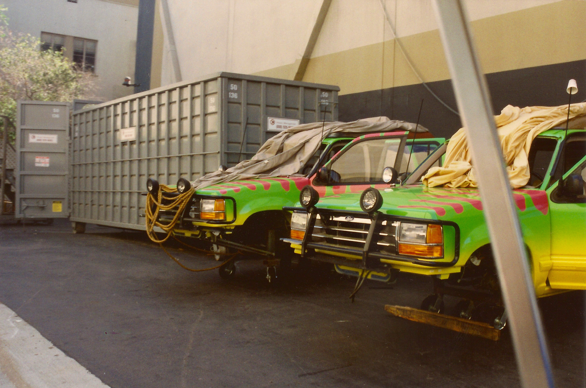 1992 JURASSIC PARK FORD EXPLORERS - 2015