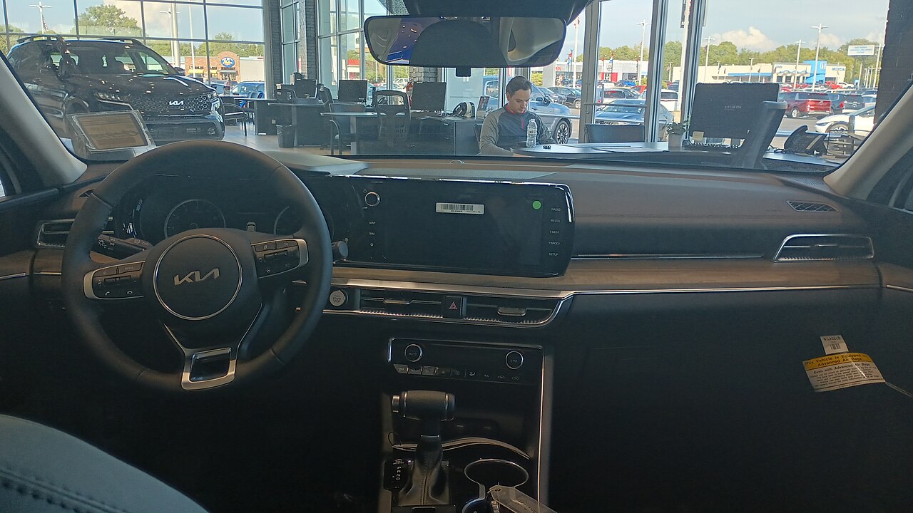 2024 Kia K5 Interior
