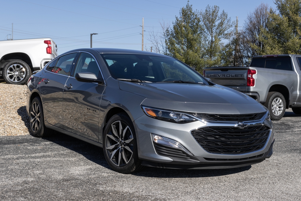 2024 - Chevrolet Malibu RS display at a dealership
