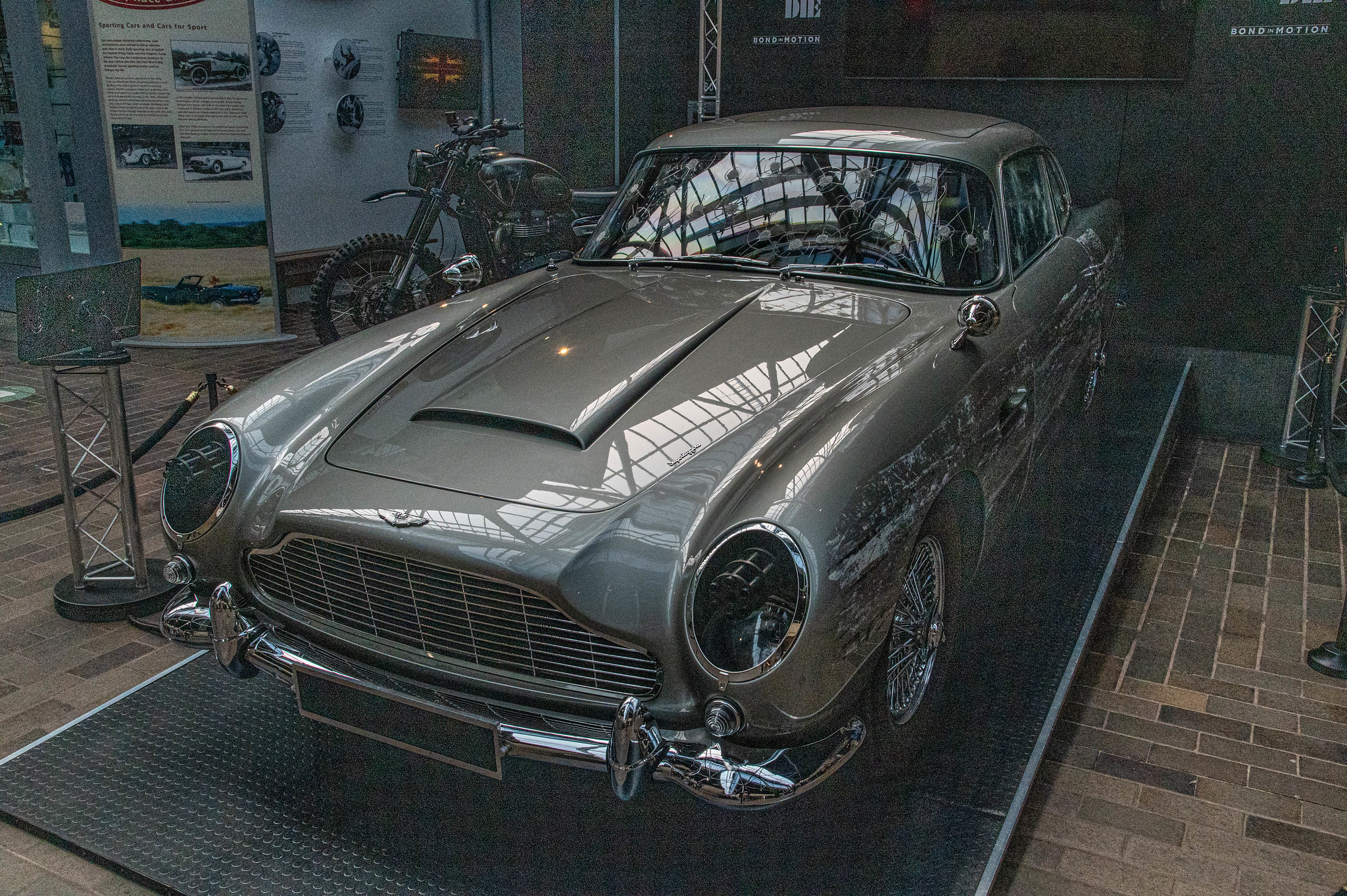 James Bond Aston Martin DB5