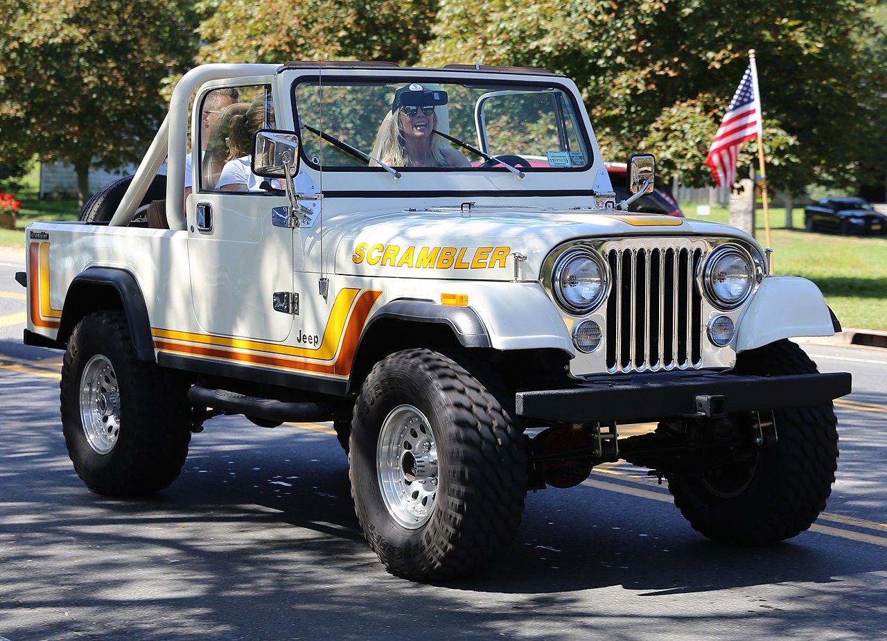 White Jeep Scrambler - 2008