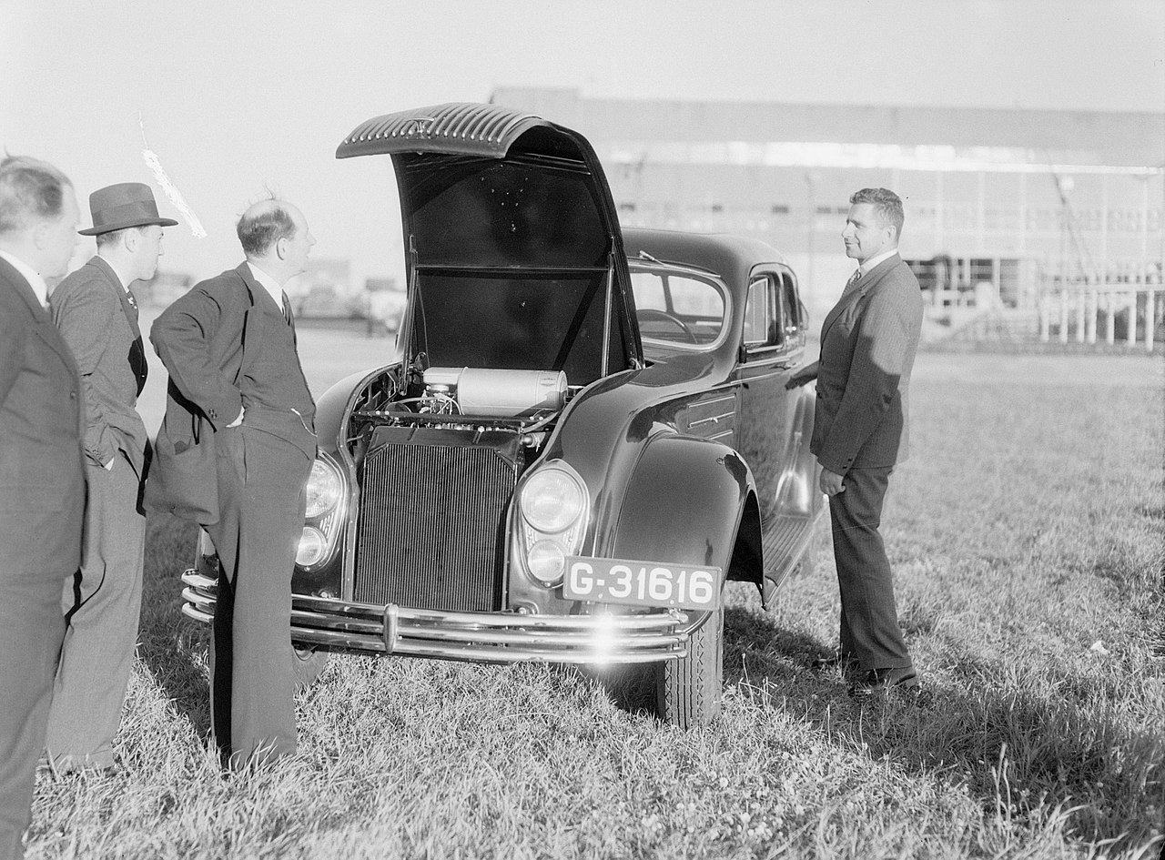 Chrysler Airflow with people outside - 1934