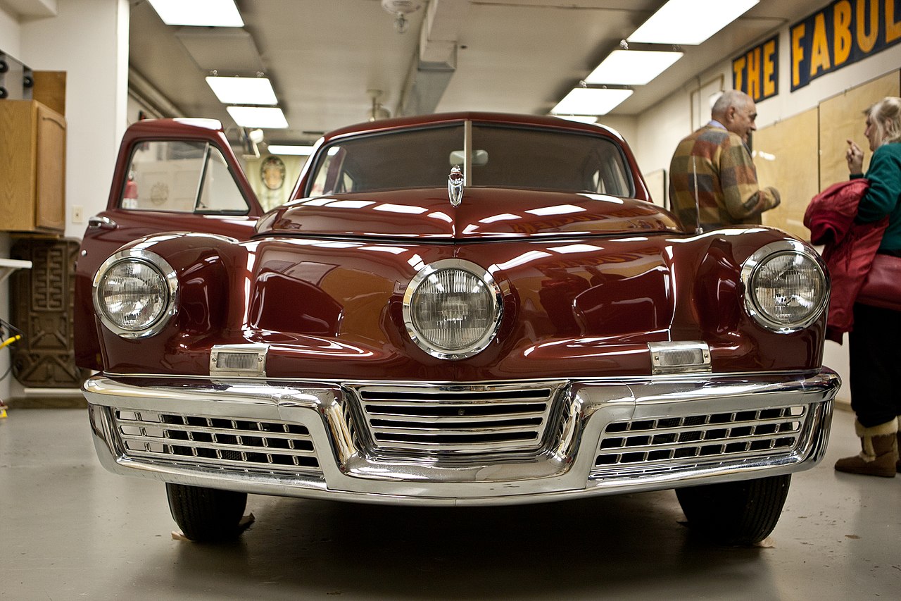 Dark red Tucker 48 - front