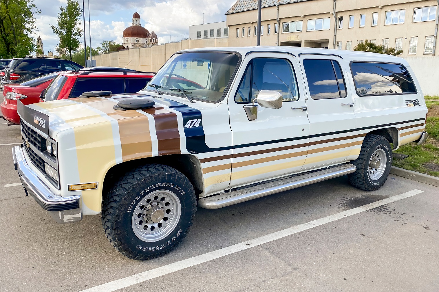 Chevrolet Suburban 2500