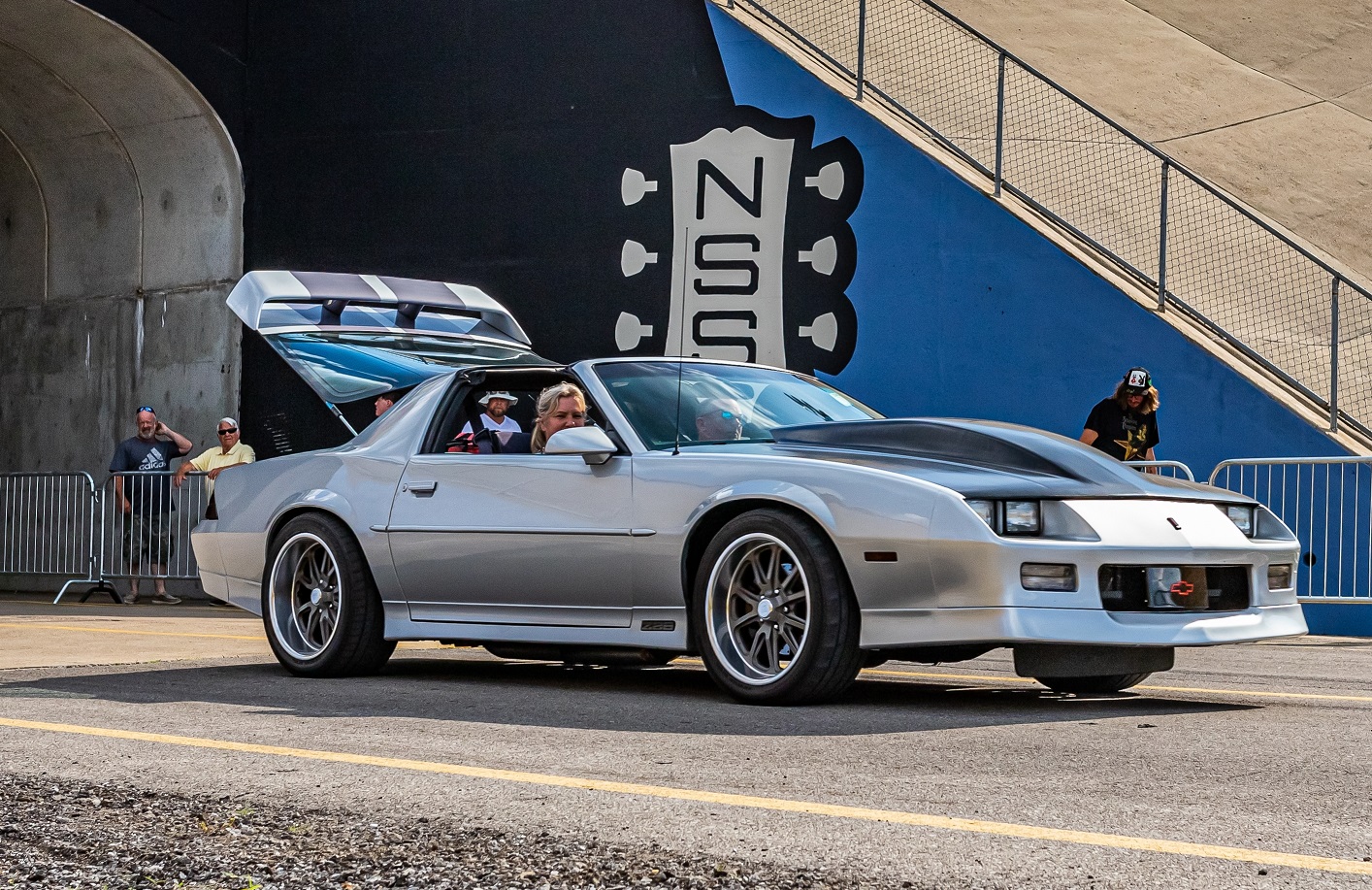 front corner view of a 1991 Chevrolet Camaro Z28 Coupe