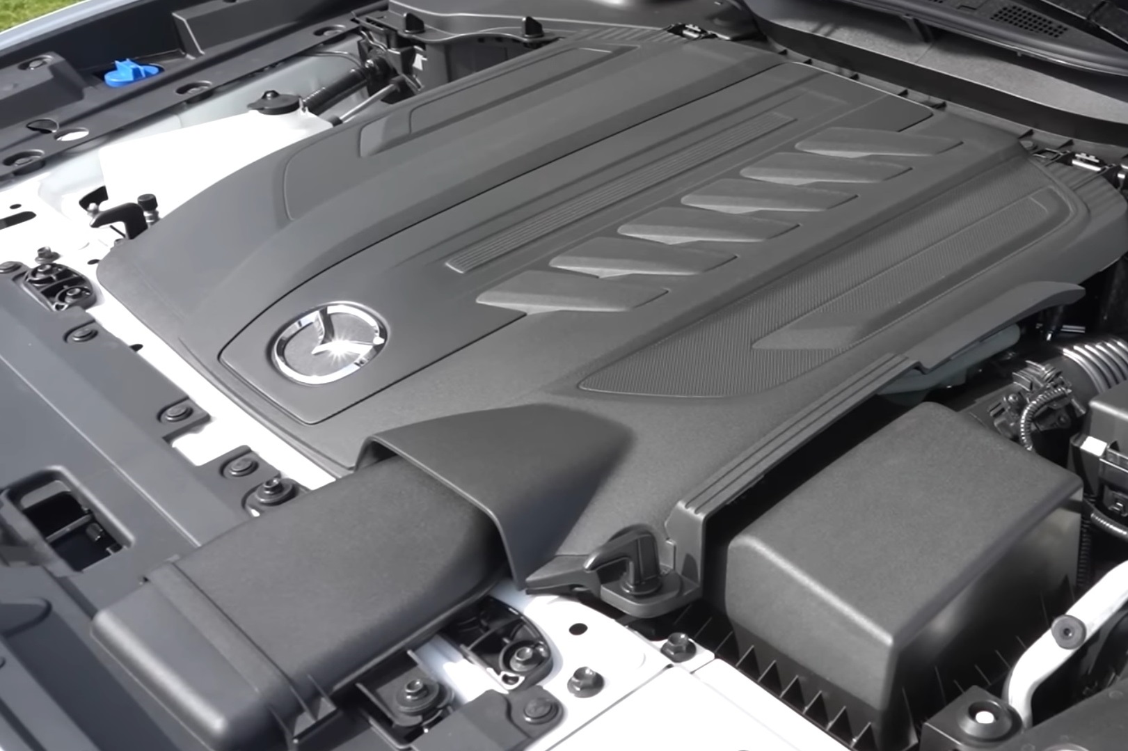 Mazda cx 90 six-line