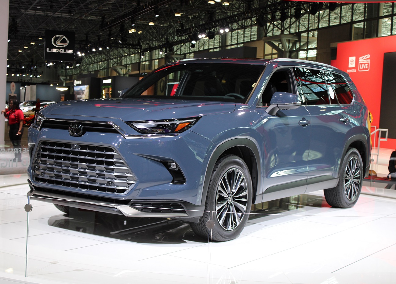 2024 Toyota Grand Highlander SUV (Sport Utility Vehicle)