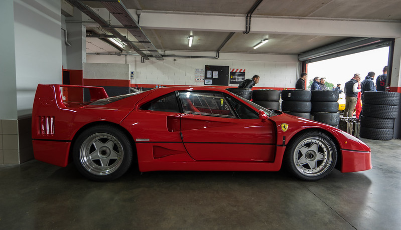 Ferrari F40 1987-1992