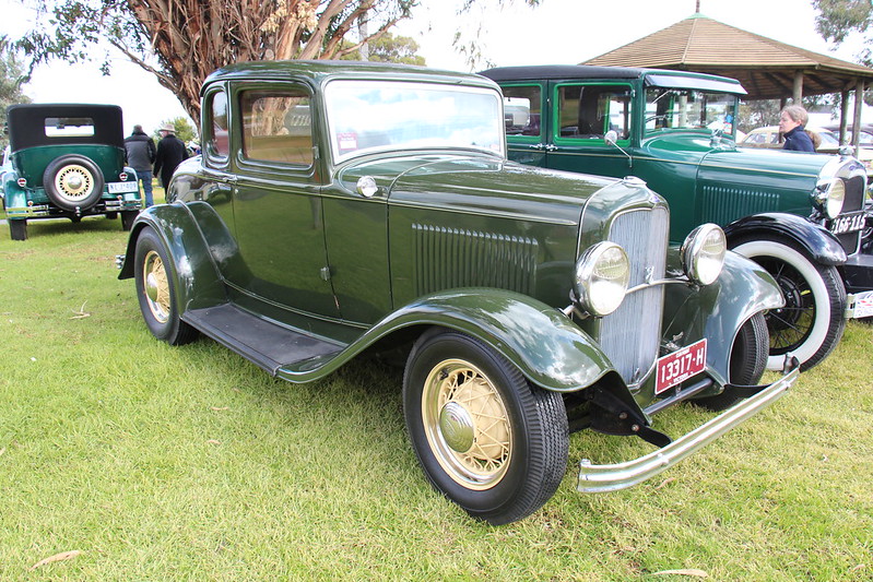 1932 Ford Model 18