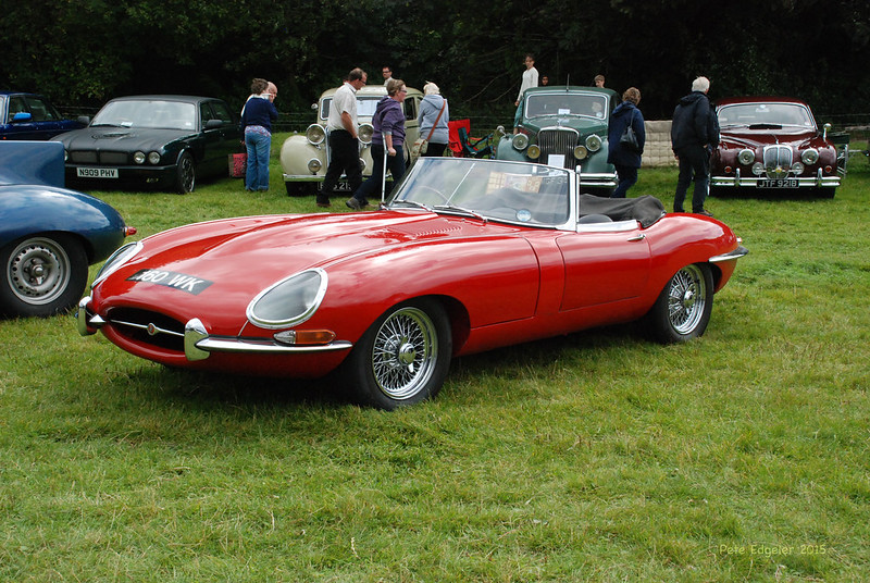 Jaguar E-Type (1961)